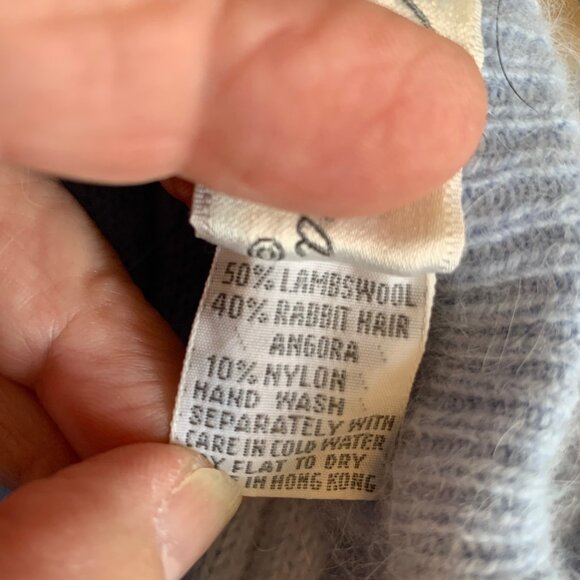 MARISA CHRISTINA BEAUTIFUL LIGHT BLUE LAMBSWOOLSWEATER W/WHITE BEADS SIZE SMALL - Picture 5 of 5